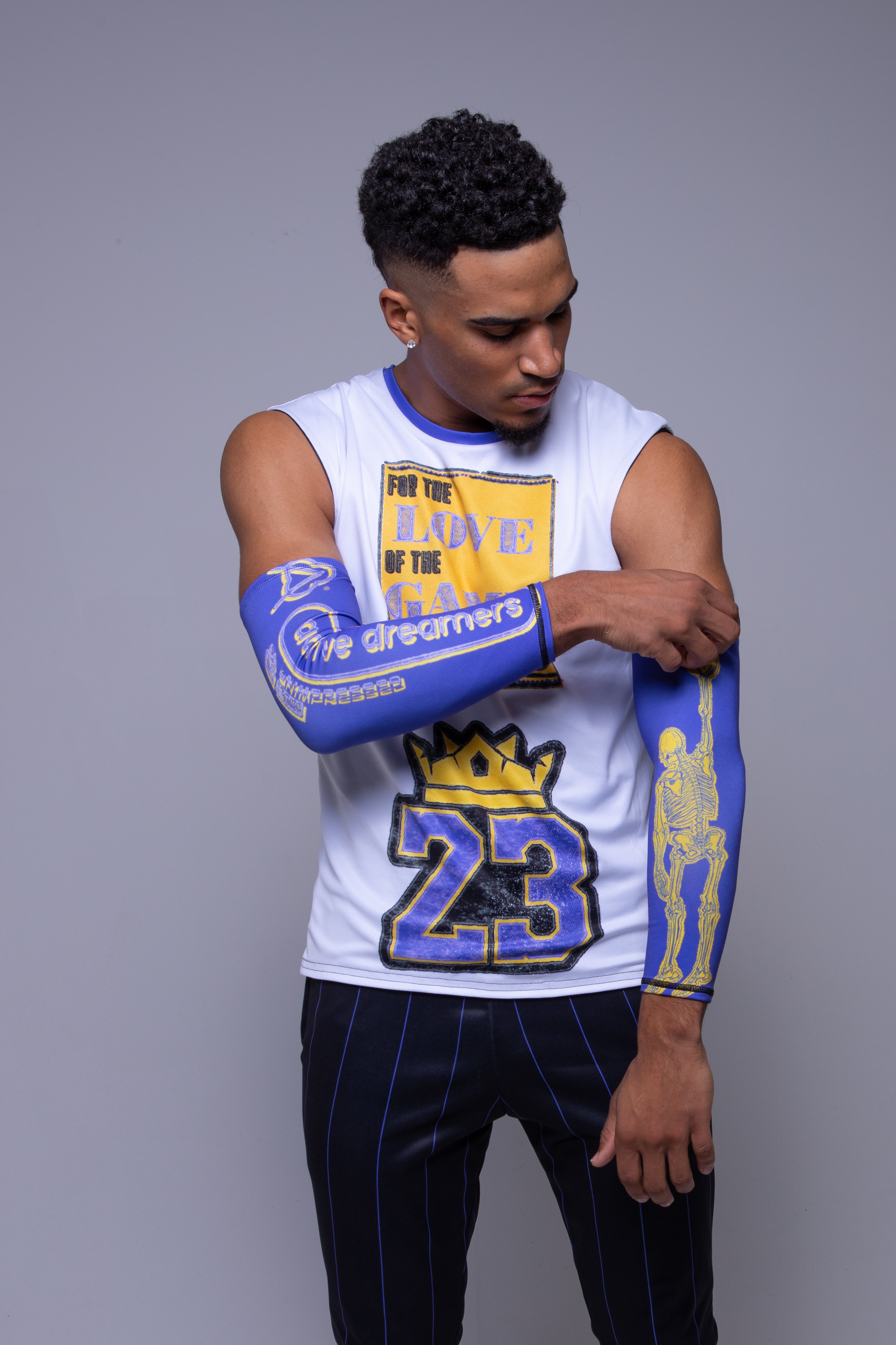 Hang Tight Arm Sleeve Yellow on Purple