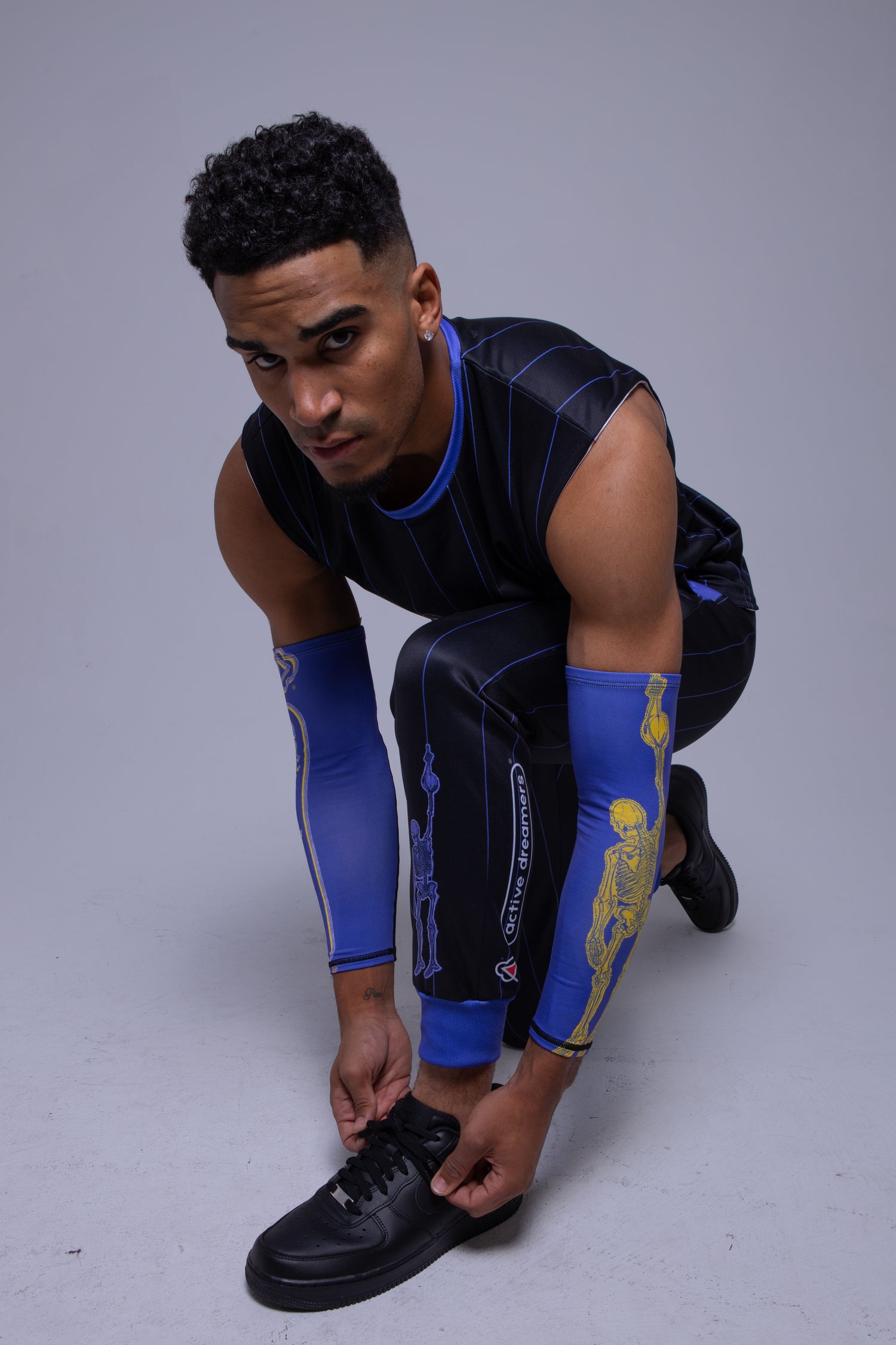 Hang Tight Arm Sleeve Yellow on Purple