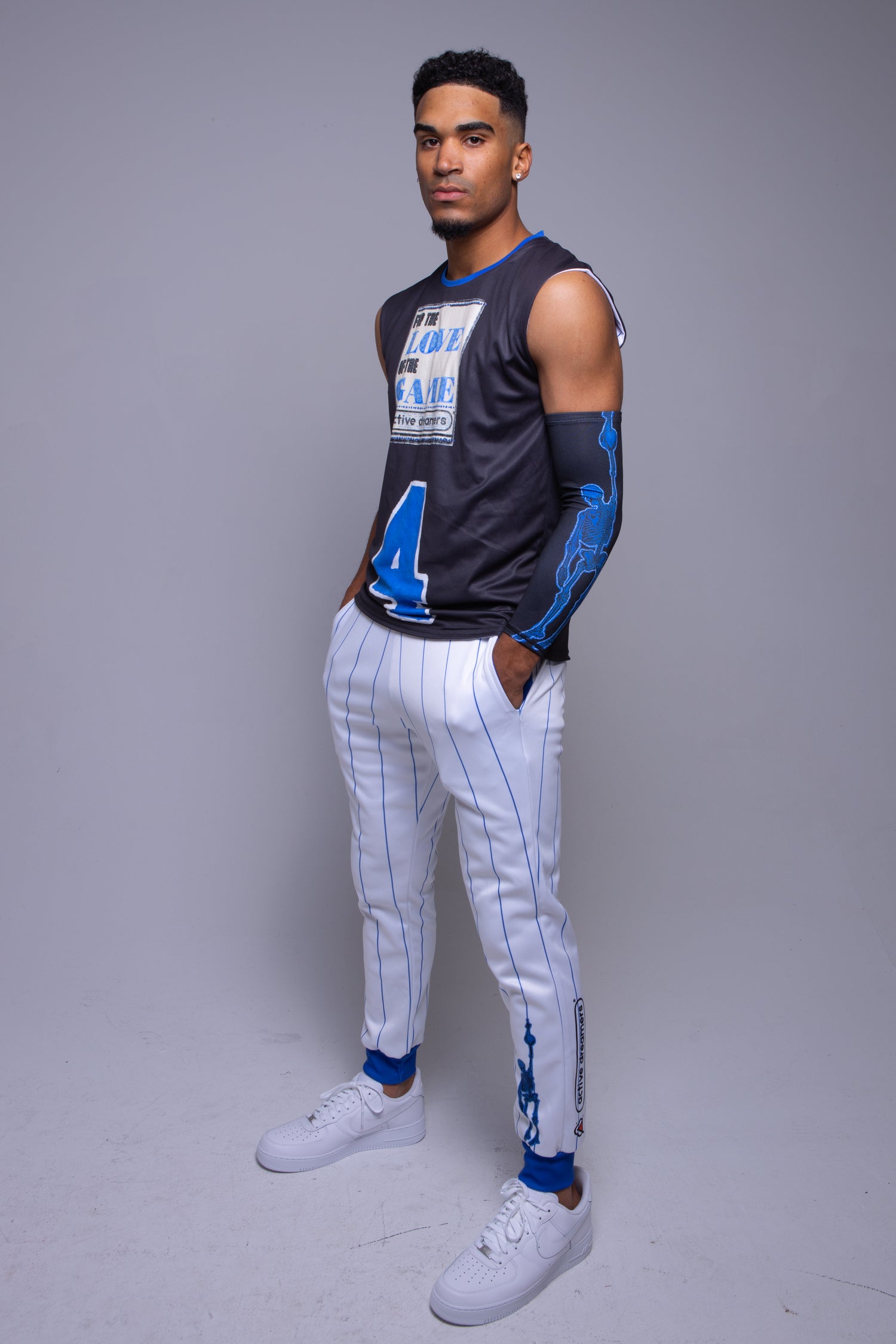 Hang Tight Arm Sleeve Blue on Black