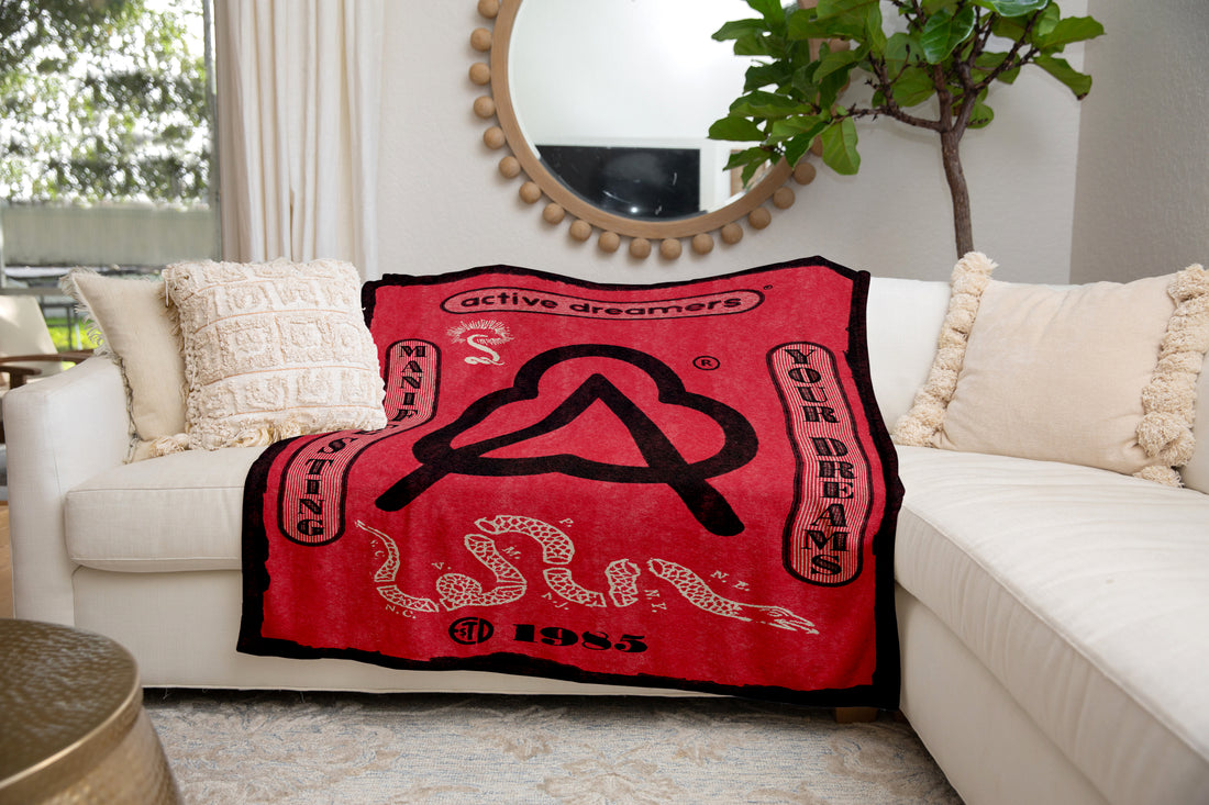 Manifesting Your Dreams Blanket Red