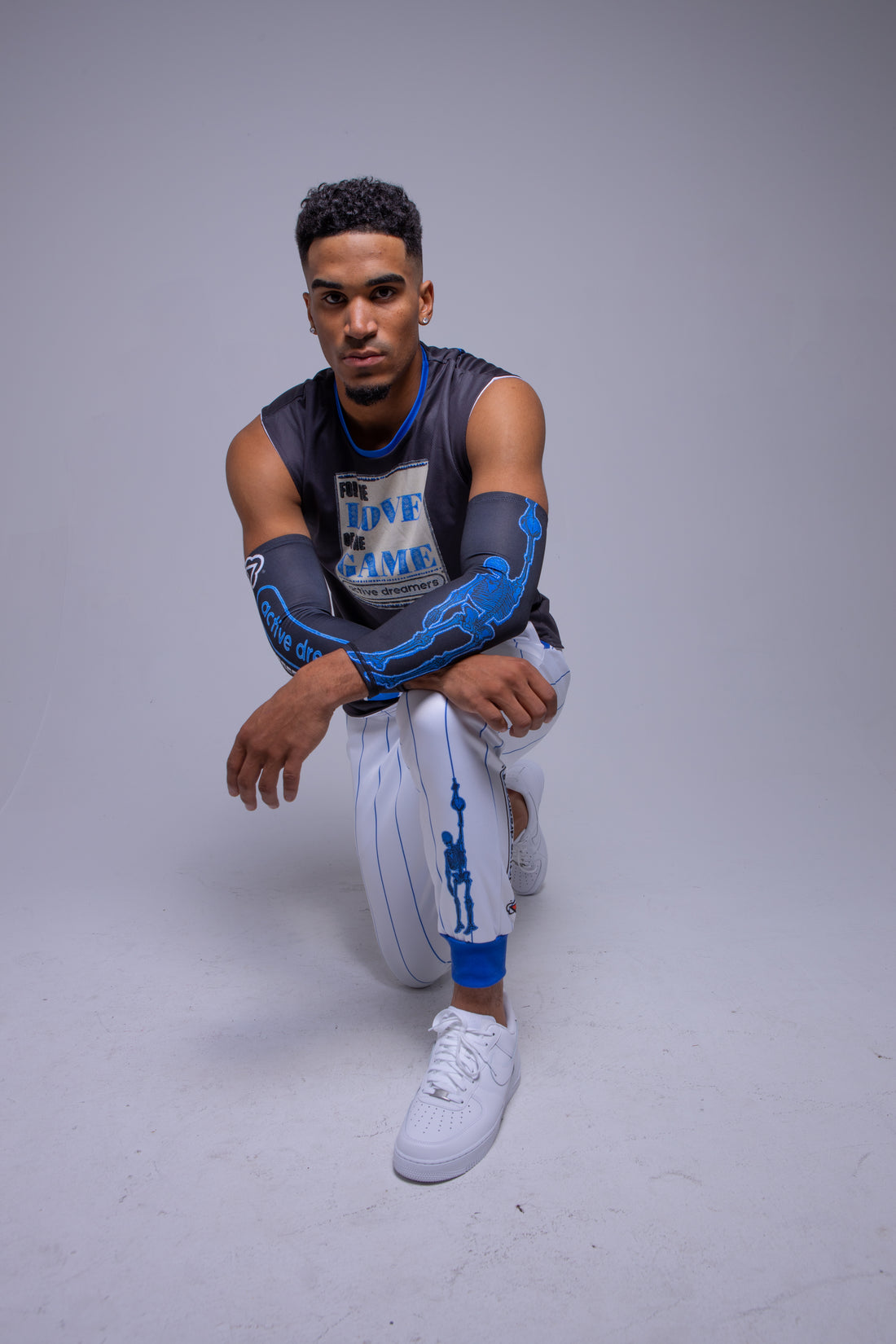 Hang Tight Arm Sleeve Blue on Black